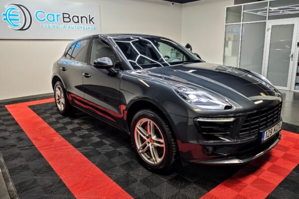 PORSCHE MACAN