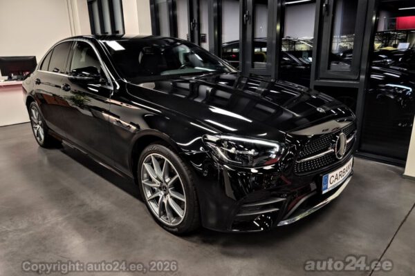 MERCEDES-BENZ E300 DE 4MATIC AMG GARANTIIGA